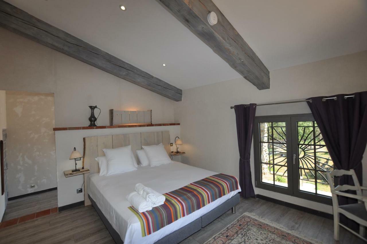 Le Mas Des Colombes Chambres D'Hotes B&B & Spa Oms Luaran gambar