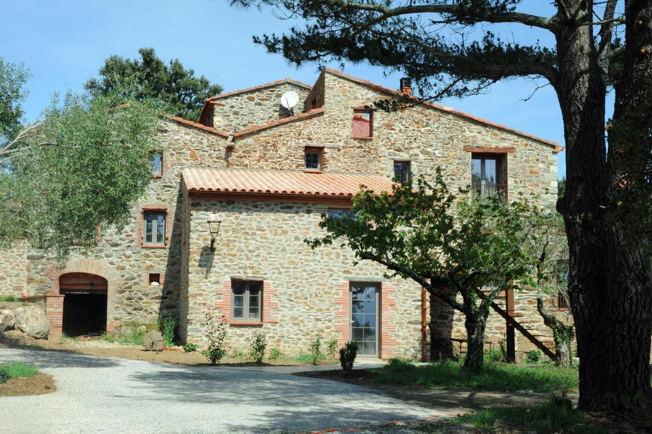 Le Mas Des Colombes Chambres D'Hotes B&B & Spa Oms Luaran gambar