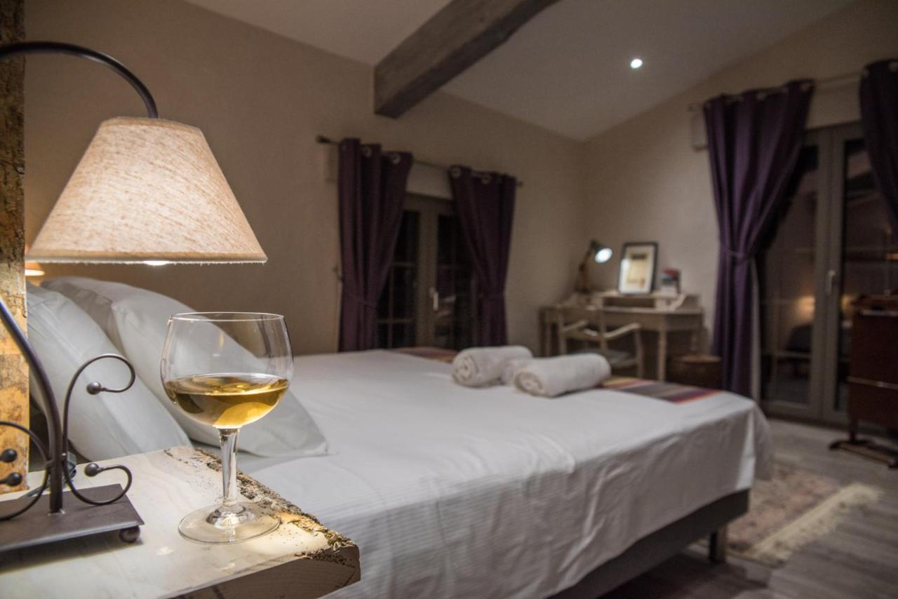 Le Mas Des Colombes Chambres D'Hotes B&B & Spa Oms Luaran gambar